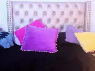 LenaStyles's Live Sex Cam Show