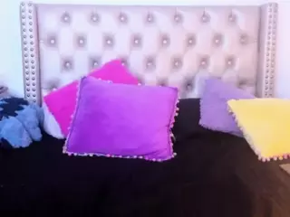 LenaStyles's Live Sex Cam Show