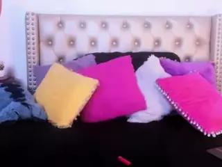 LenaStyles's Live Sex Cam Show
