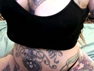 Live cam show with pamelagunns