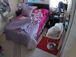 The Horny Hostel - Bedroom 2's Live Sex Cam Show