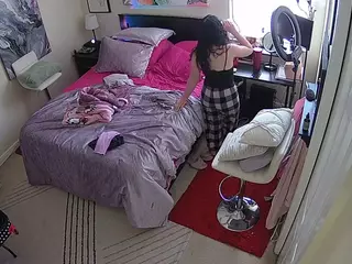 The Horny Hostel - Bedroom 2's Live Sex Cam Show