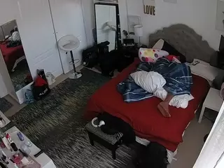 voyeurcam hornyhostel 02's Live Sex Cam Show