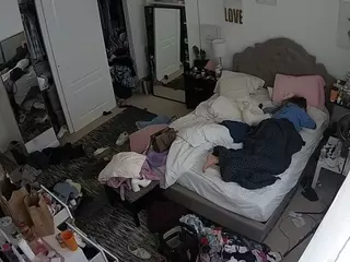 voyeurcam hornyhostel 02's Live Sex Cam Show