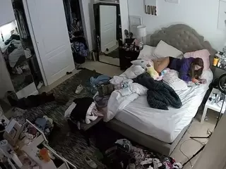 voyeurcam hornyhostel 02's Live Sex Cam Show