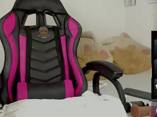 HOLLY-JORDA's Live Sex Cam Show