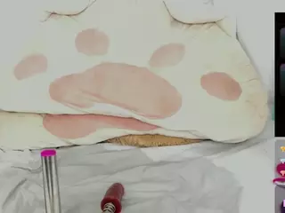 HOLLY-JORDA's Live Sex Cam Show