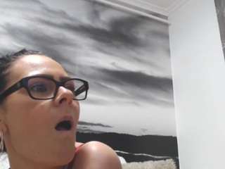 Live cam show with andreeaboobs