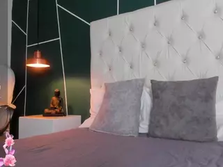 VERONICA's Live Sex Cam Show