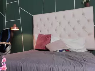 VERONICA's Live Sex Cam Show