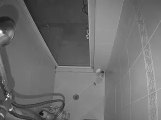 Sexy Girl Shower's Live Sex Cam Show