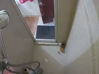 Sexy Girl Shower's Live Sex Cam Show