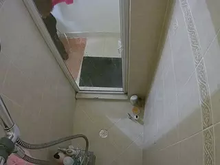 Sexy Girl Shower's Live Sex Cam Show