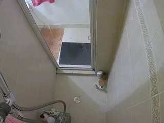 Sexy Girl Shower's Live Sex Cam Show