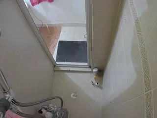 Sexy Girl Shower's Live Sex Cam Show