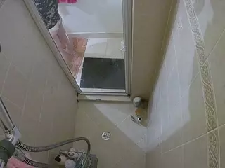 Sexy Girl Shower's Live Sex Cam Show