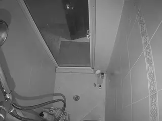 Sexy Girl Shower's Live Sex Cam Show