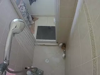 Sexy Girl Shower's Live Sex Cam Show