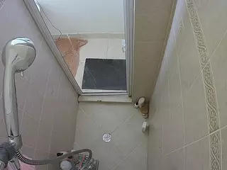 Sexy Girl Shower's Live Sex Cam Show