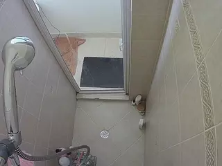 Sexy Girl Shower's Live Sex Cam Show