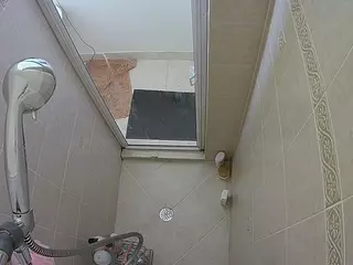 Sexy Girl Shower's Live Sex Cam Show