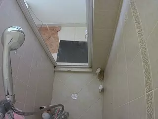 Sexy Girl Shower's Live Sex Cam Show