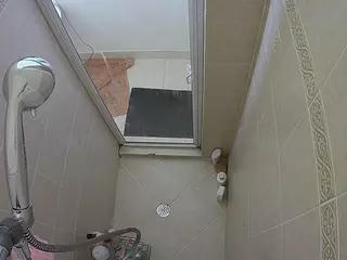 Sexy Girl Shower's Live Sex Cam Show