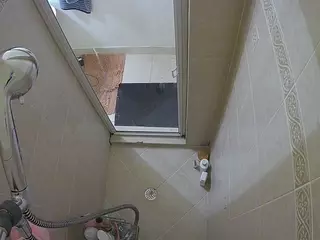 Sexy Girl Shower's Live Sex Cam Show