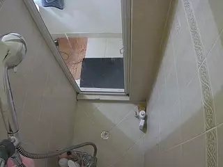 Sexy Girl Shower's Live Sex Cam Show