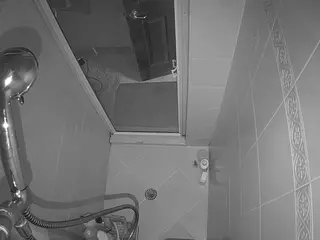 Sexy Girl Shower's Live Sex Cam Show