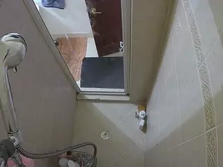 Sexy Girl Shower's Live Sex Cam Show