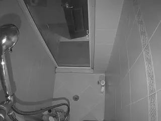 Sexy Girl Shower's Live Sex Cam Show