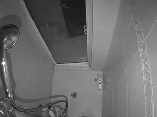 Sexy Girl Shower's Live Sex Cam Show