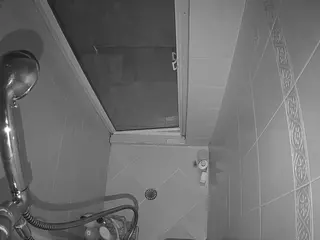 Sexy Girl Shower's Live Sex Cam Show