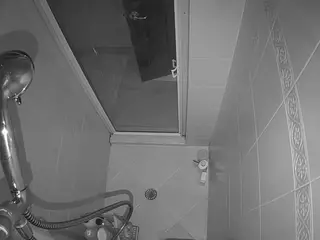 Sexy Girl Shower's Live Sex Cam Show