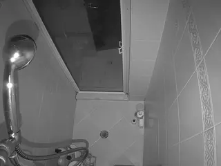 Sexy Girl Shower's Live Sex Cam Show