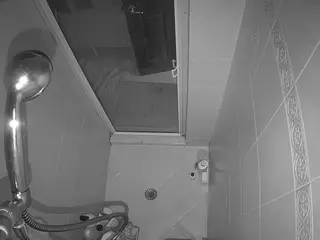Sexy Girl Shower's Live Sex Cam Show