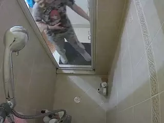 Sexy Girl Shower's Live Sex Cam Show