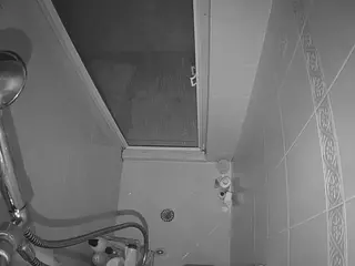 Sexy Girl Shower's Live Sex Cam Show