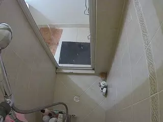 Sexy Girl Shower's Live Sex Cam Show