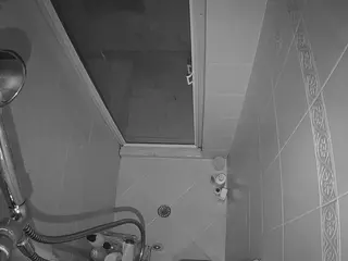 Sexy Girl Shower's Live Sex Cam Show