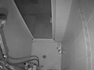 Sexy Girl Shower's Live Sex Cam Show