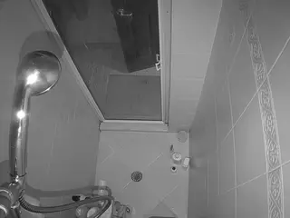 Sexy Girl Shower's Live Sex Cam Show