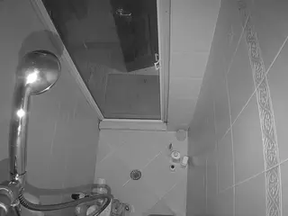 Sexy Girl Shower's Live Sex Cam Show
