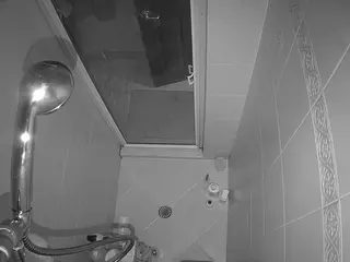 Sexy Girl Shower's Live Sex Cam Show