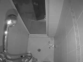 Sexy Girl Shower's Live Sex Cam Show