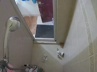 Sexy Girl Shower's Live Sex Cam Show