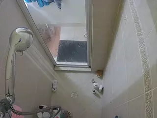 Sexy Girl Shower's Live Sex Cam Show