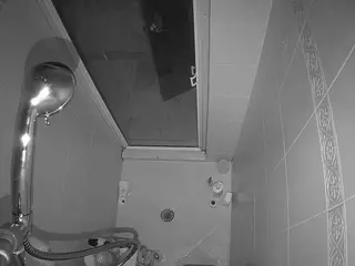 Sexy Girl Shower's Live Sex Cam Show