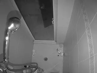 Sexy Girl Shower's Live Sex Cam Show